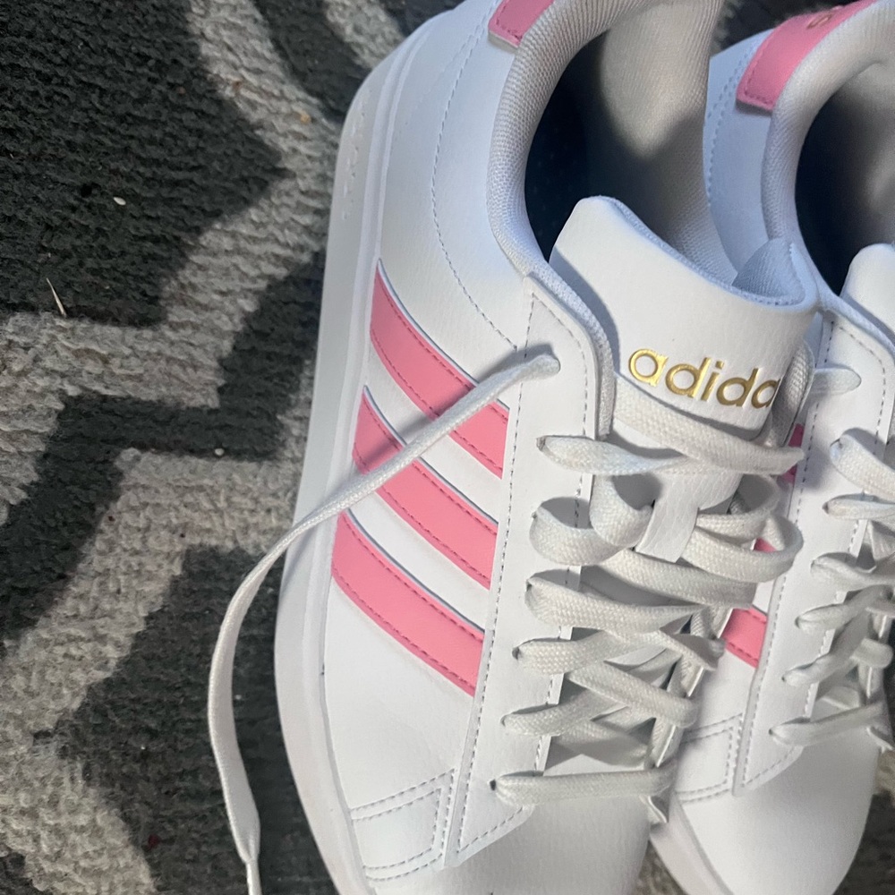 Still Nice Adidas like NEW—- White With Pink Stripes (basically new)